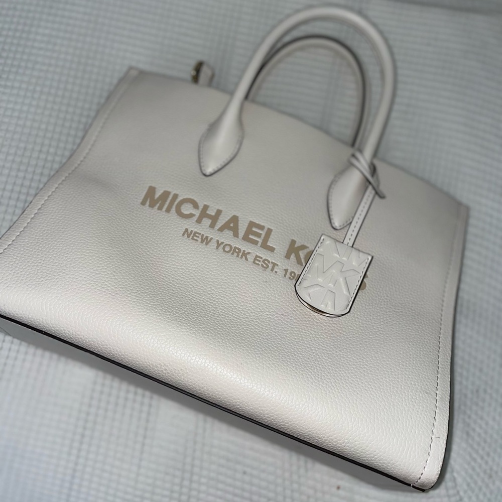 MICHAEL KORS TOTE IN WHITE